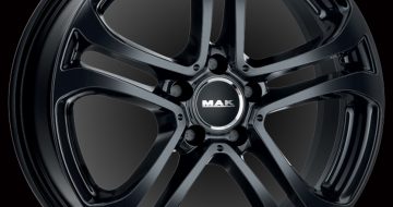 3 llantas del fabricante Mak con acabado en negro para vehículos