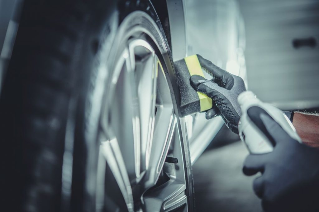 Limpiar las Llantas del Coche